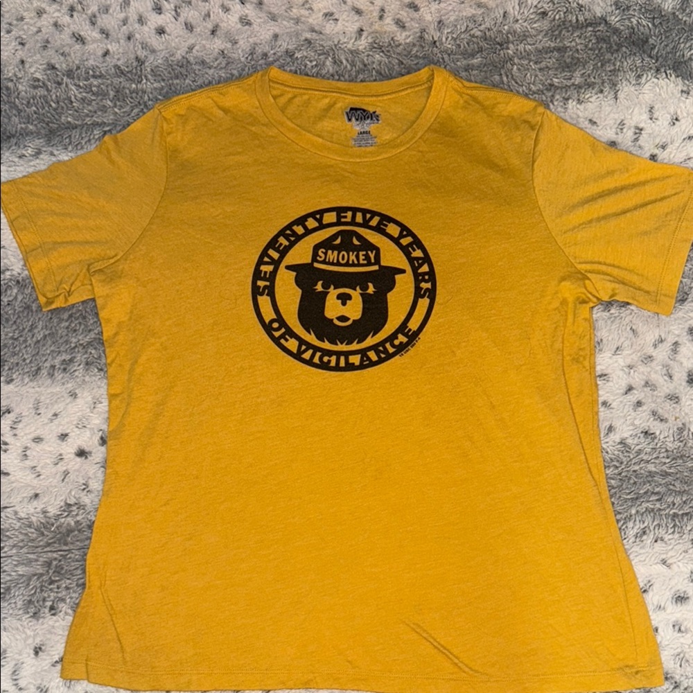 Men’s or Women’s Smokey The Bear Yellow and Black Short Sleeve Shirt. Men’s Med.